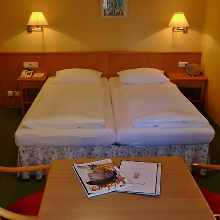 Hohenstauffen Отель 3*