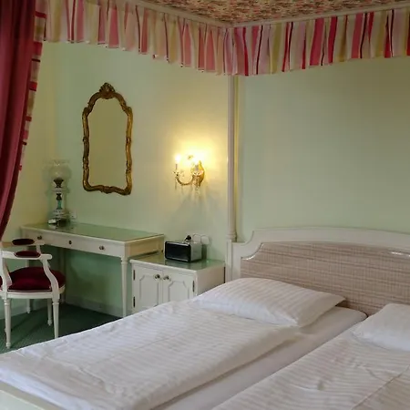 Hotel Hohenstauffen 3*