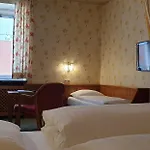 ホーエンシュタウフェン ホテル 3*