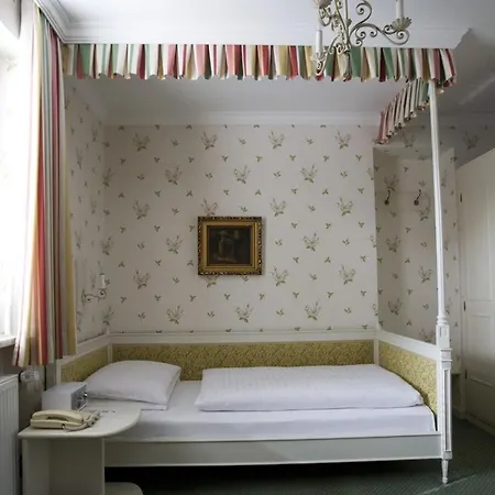 Hotel Hohenstauffen 3*